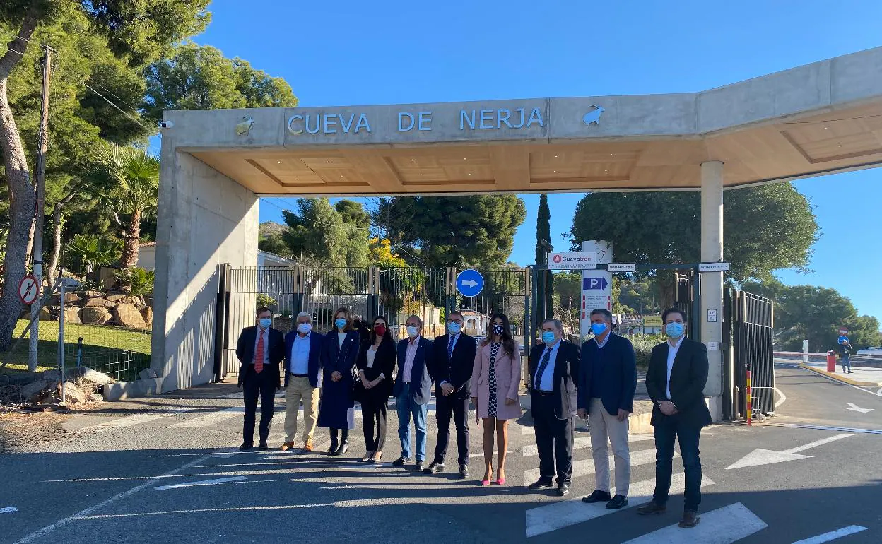 El Ayuntamiento De Nerja Firma Un Convenio Con La Cueva Para Promover